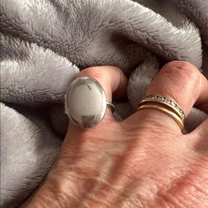Sarah Coventry Vintage Silver Tone Adjust. Domed Size 6 Locket Ring, good cond.